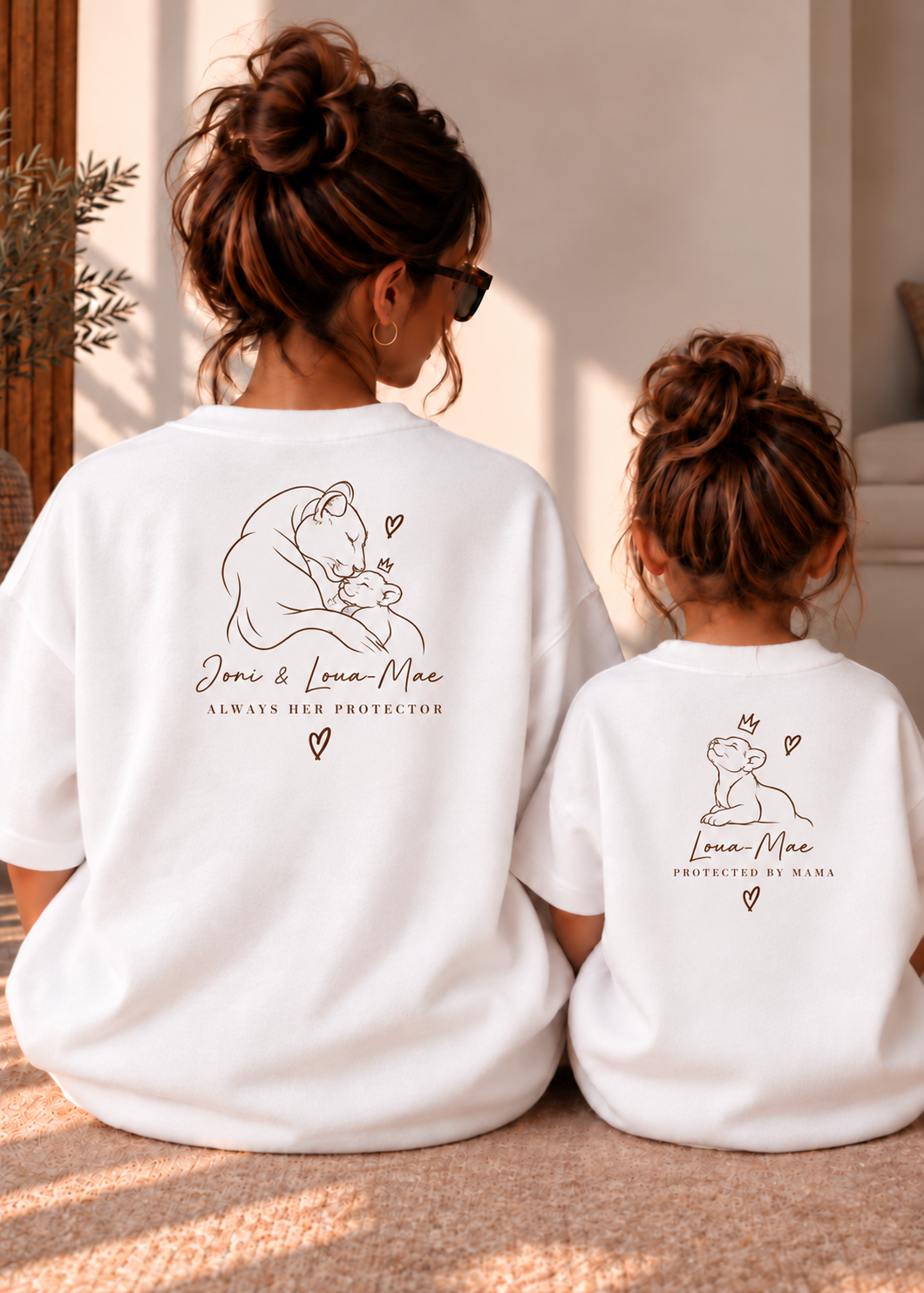T-shirt Always Her Protector Leeuwin met namen - Wit (mama)